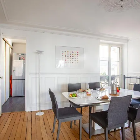 Apartment Super Cozy Apt In Les Halles By Guestready